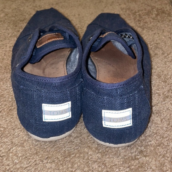 Toms - Picture 2 of 4